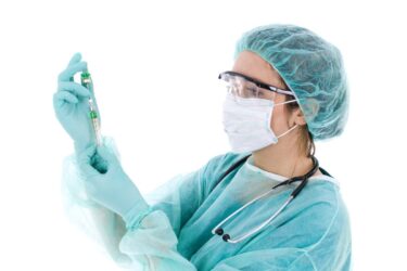 PPE for skin protection: Handling determines effectiveness