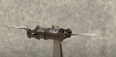Il robot volante ripara da solo le ali rotte